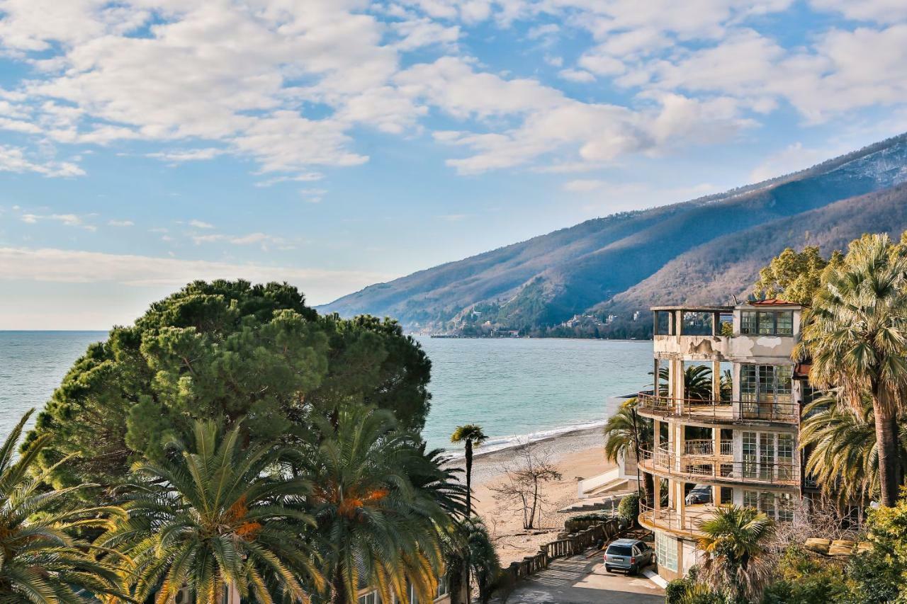 Old Gagra Hotel Exterior photo