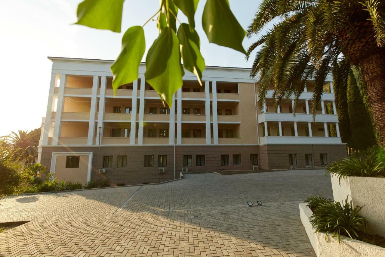 Old Gagra Hotel Exterior photo