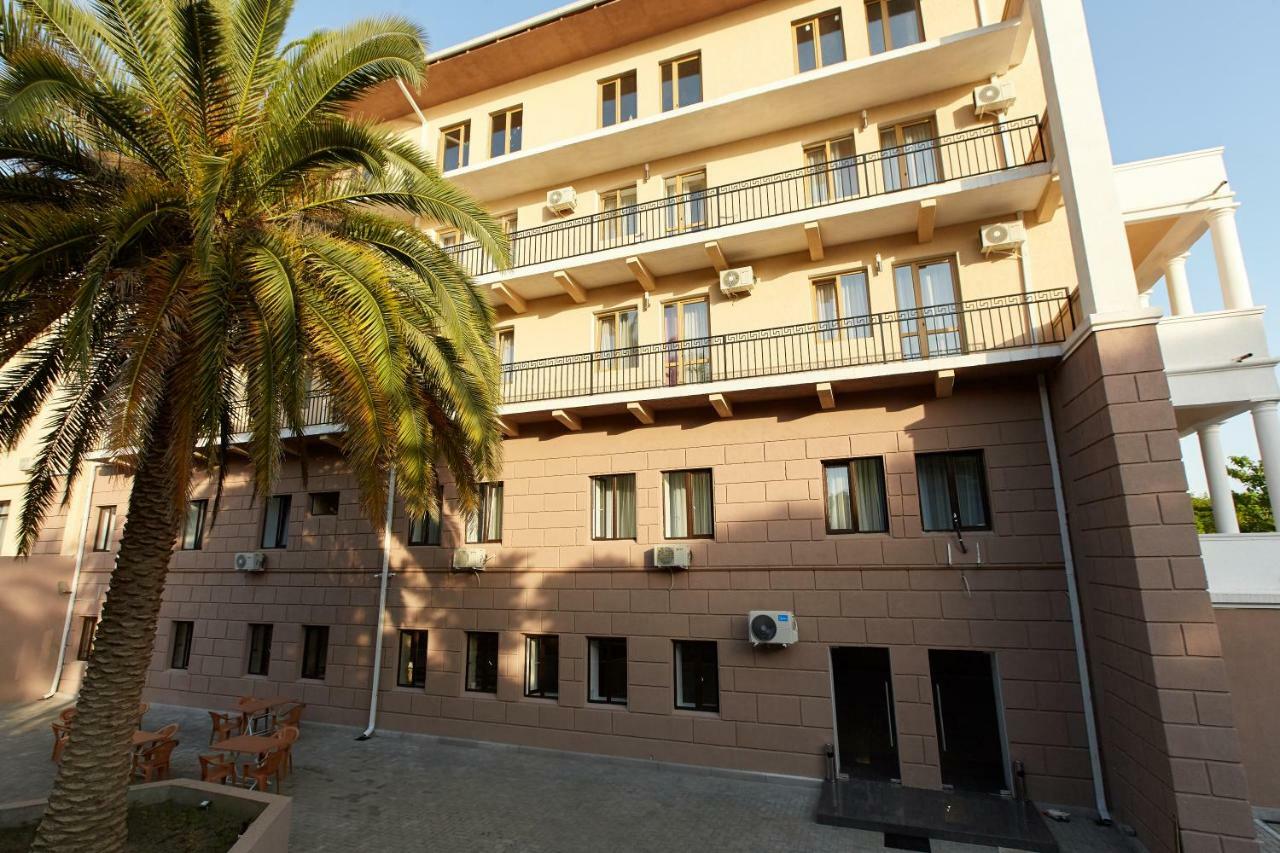 Old Gagra Hotel Exterior photo
